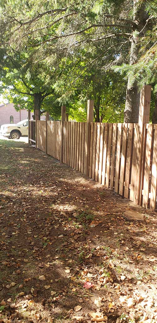 fence without top pickets